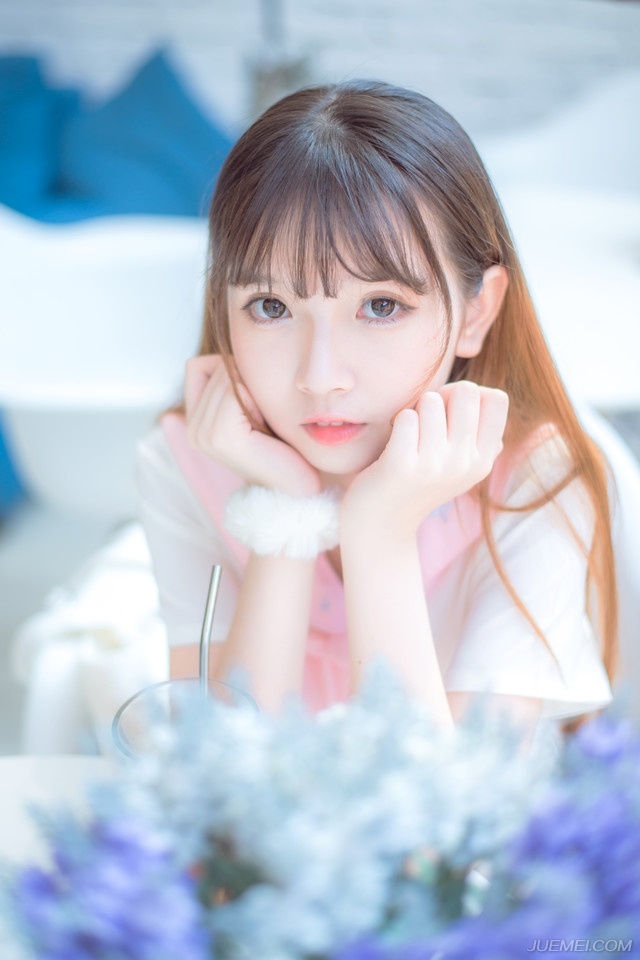 “庞先生，不是我等不明事理。”一名蜀将苦笑道：“只是冠军侯之政策，于我士族……”